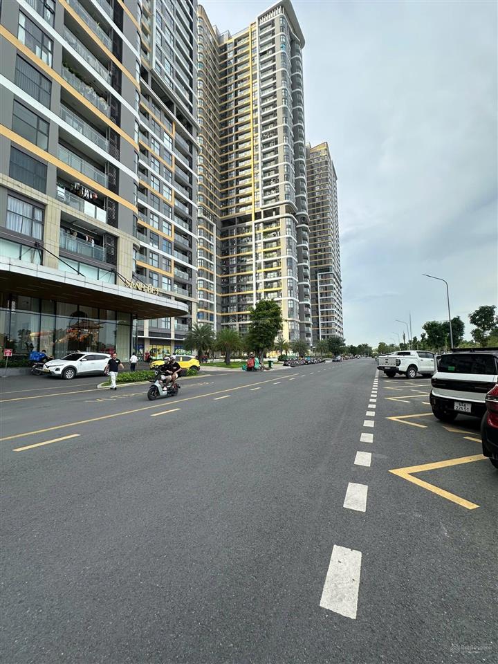 Shop khối đế the beverly, dự kiến chỉ 6 tỷ 7, vị trí đẹp mặt sảnh tại vinhomes grand park