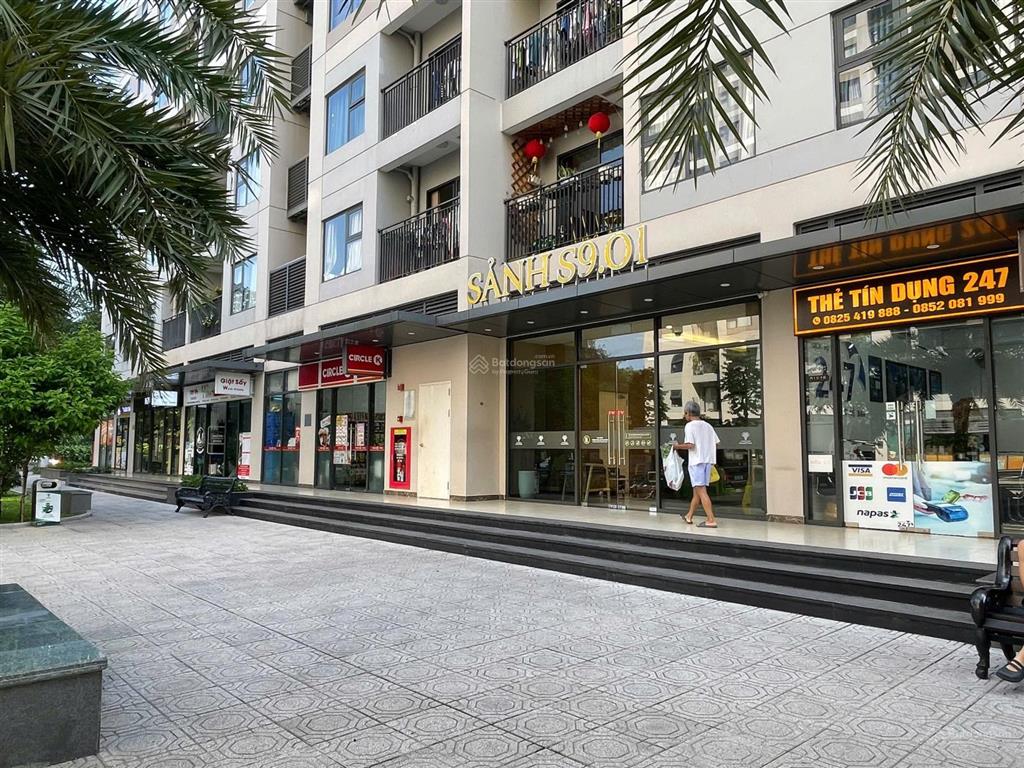 Bán căn shop góc mặt sảnh sẵn sổ đang cho thuê giá cao tại vinhomes grand park