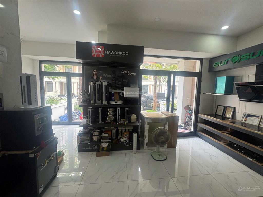 Nhà phố hoàn thiện thang máy 14 tỷ bao thuế phí, sẵn sổ tại vinhomes grand park quận 9