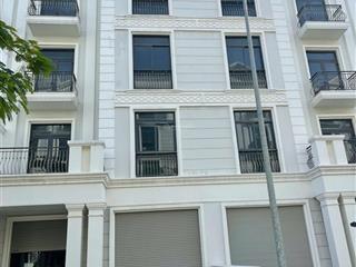 Nhà phố siêu hot 144m2 chỉ 19,5 tỷ  sẵn sổ  chính chủ gửi bán tại vinhomes grand park quận 9