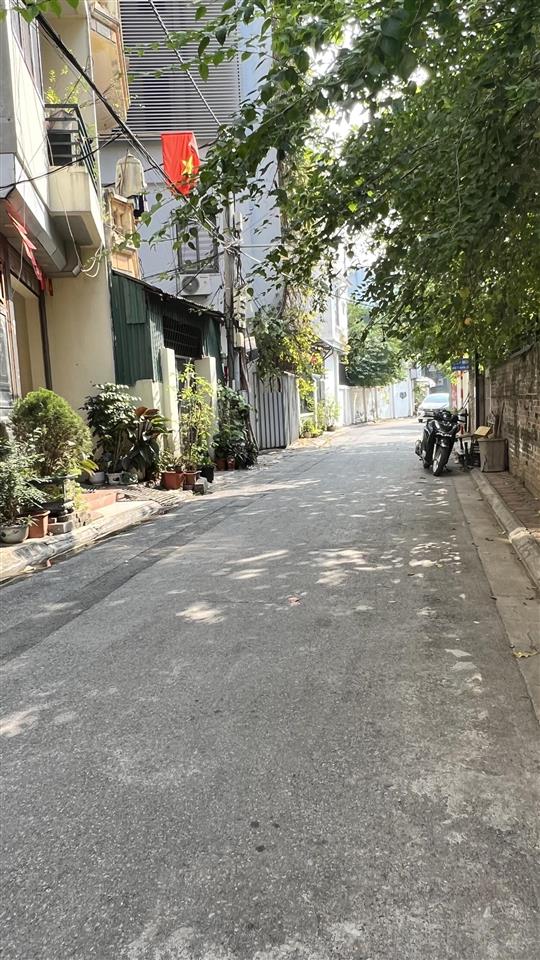 Cho thuê nhà 5 tầng làm văn phòng cạnh khu biệt thự minh tâm, cổ linh, long biên, hà nội.