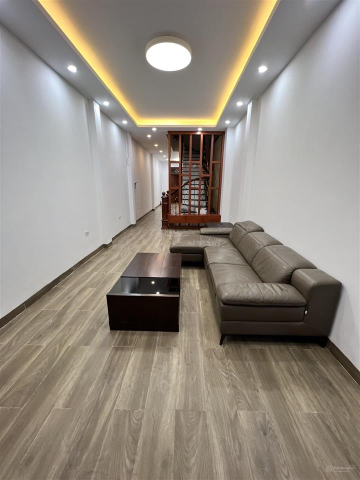 Cho thuê lâu dài nhà 5 tầng làm văn phòng, nhà cạnh bên khu biệt thự minh tâm, tư đình, long biên.