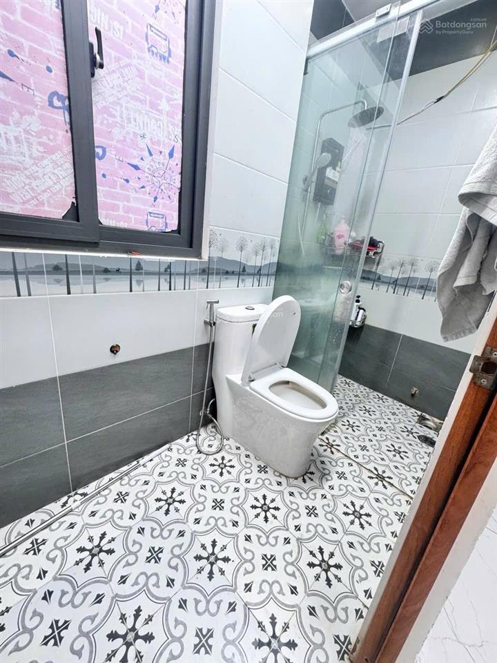 Bán nhà góc 2mt thông thoáng tiện kinh doanh buôn bán , làm nail spa đường xe tải thông