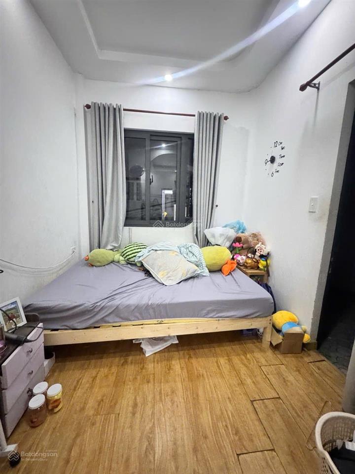 Bán nhà góc 2mt thông thoáng tiện kinh doanh buôn bán , làm nail spa đường xe tải thông