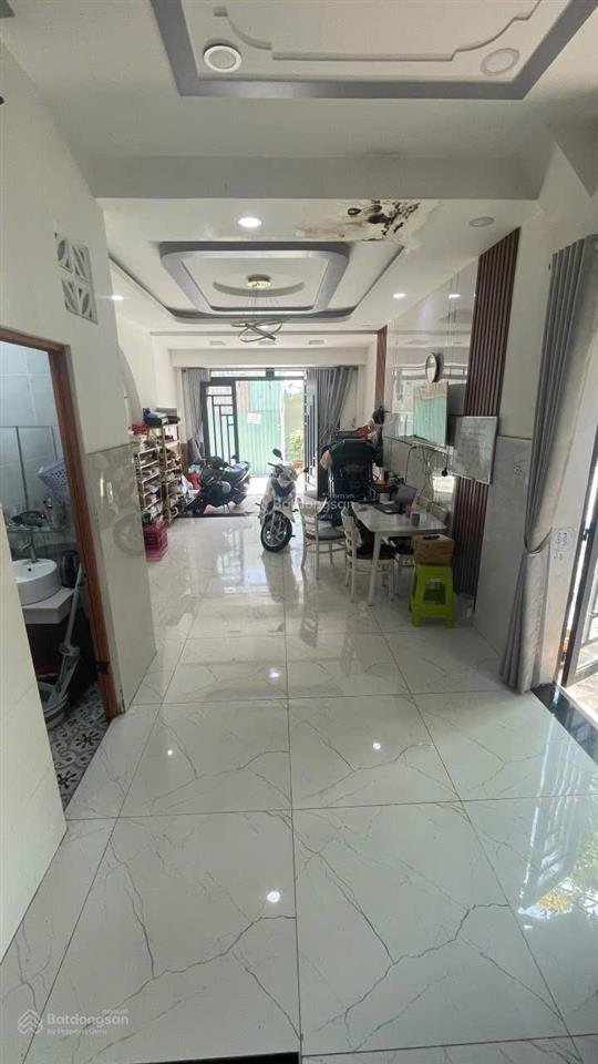 Bán nhà góc 2mt thông thoáng tiện kinh doanh buôn bán , làm nail spa đường xe tải thông