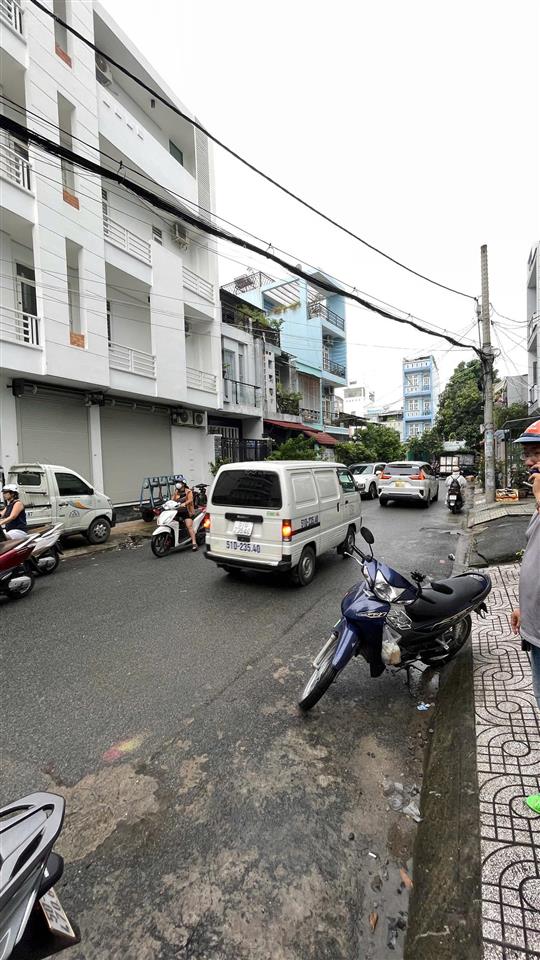 Nhà 1/ bình long, góc 2 mặt tiền hẻm thông kinh doanh 12m, dt 5m x 16m có thang máy đúc 5