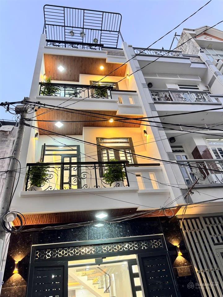 Nhà mới đẹp về ở liền. hẻm 8m, ko mất lg. 1 sẹc 840hl2 có nuớc nóng năng lượng