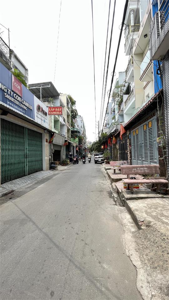 Nhà mới đẹp về ở liền. hẻm 8m, ko mất lg. 1 sẹc 840hl2 có nuớc nóng năng lượng