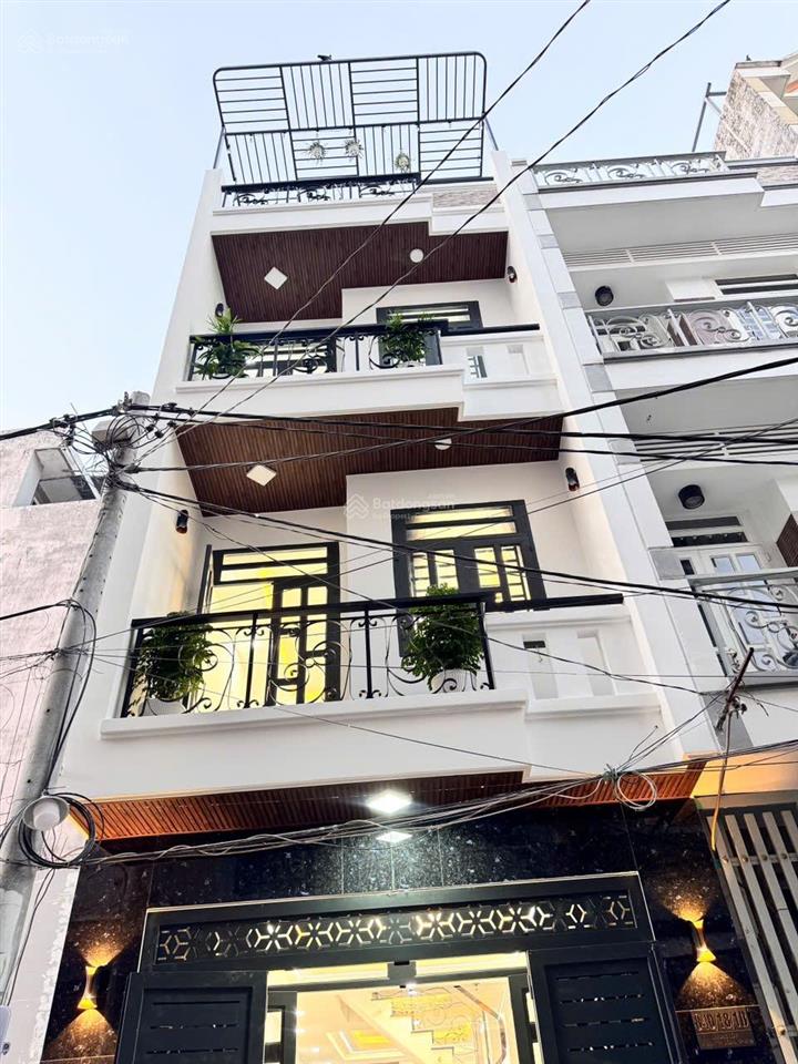 Nhà mới đẹp về ở liền. hẻm 8m, ko mất lg. 1 sẹc 840hl2 có nuớc nóng năng lượng