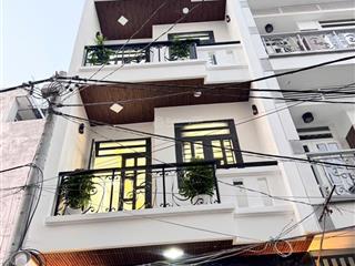 Nhà mới đẹp về ở liền. hẻm 8m, ko mất lg. 1 sẹc 840hl2 có nuớc nóng năng lượng