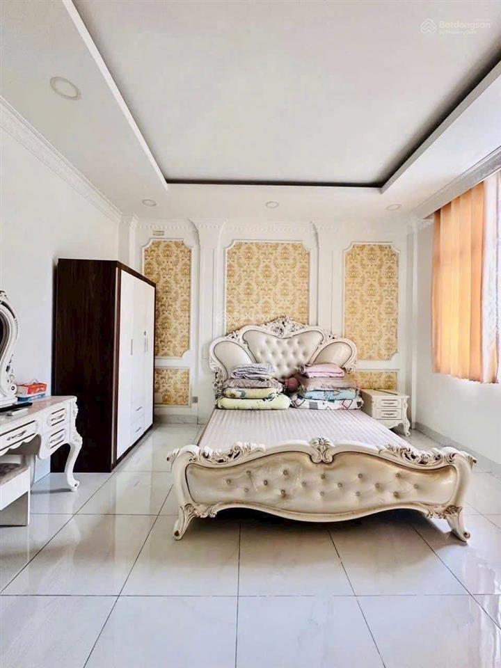 Binh tân gia 7ty350 ngang ( 8x11)
bán villa quận binh tân dt 8.111 kết cấu nhà villa 4 tầng