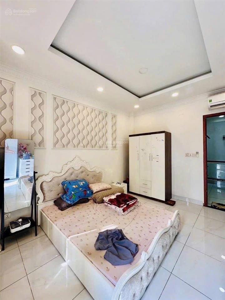 Binh tân gia 7ty350 ngang ( 8x11)
bán villa quận binh tân dt 8.111 kết cấu nhà villa 4 tầng