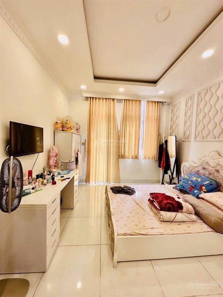 Binh tân gia 7ty350 ngang ( 8x11)
bán villa quận binh tân dt 8.111 kết cấu nhà villa 4 tầng