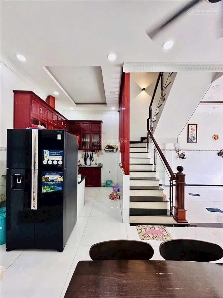 Binh tân gia 7ty350 ngang ( 8x11)
bán villa quận binh tân dt 8.111 kết cấu nhà villa 4 tầng