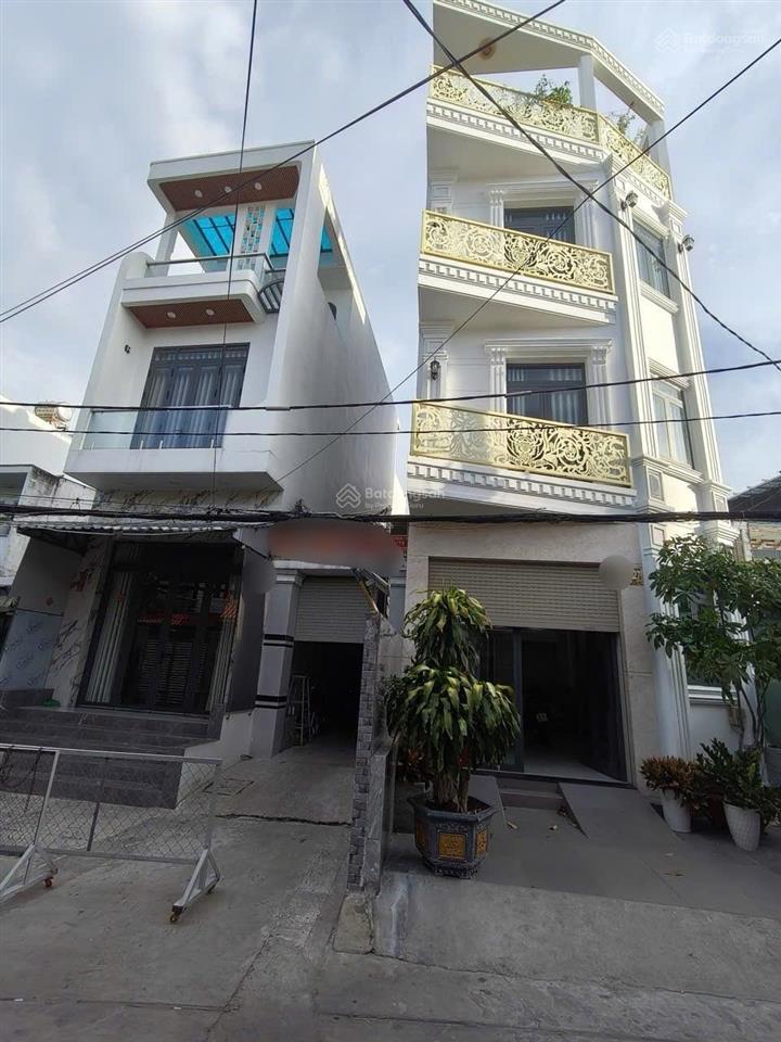 Nhà bán mã lò phường bình trị đông a quận bình tân
dt 5m55 x 15m. đúc 4 tấm hẻm xe hơi 8m