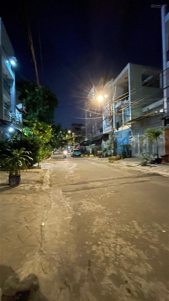 Cặp nhà 1/ đường lý thanh tông hẻm 12m đi tô hiệu vào là 1/. dt 8m10 x 18,5m. đúc 4 tấm