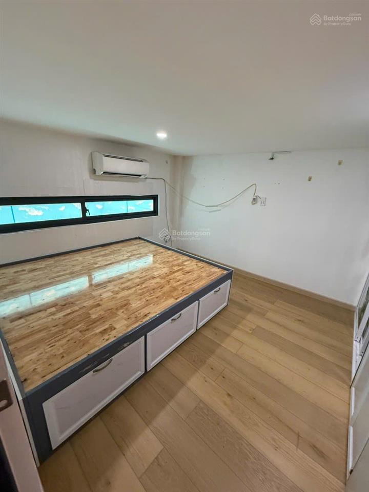 Bán nhà sổ hồng riêng hoàn công đầy đủ. diện tích 4m05 m x 4m, bán giá 2 tỷ 590 bớt lộc