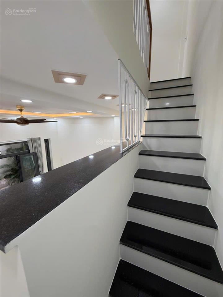 Nhà mới 100% ngang 5m x 6m đúc 1 lầu giá tốt q. tân phú