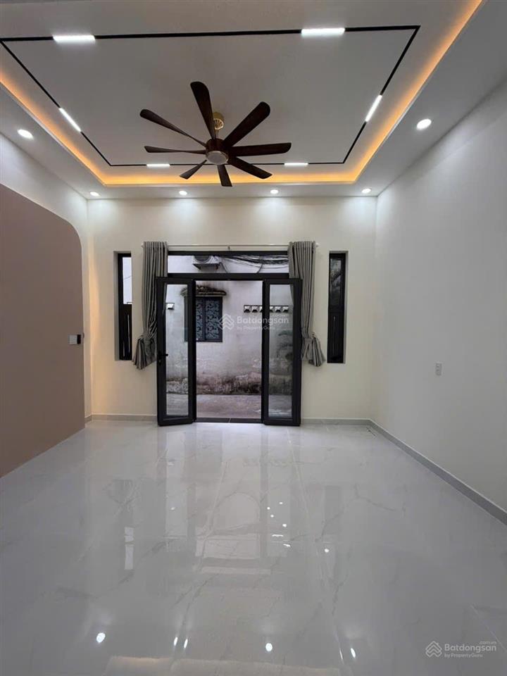 Nhà mới 100% ngang 5m x 6m đúc 1 lầu giá tốt q. tân phú