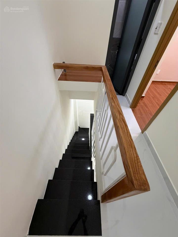 Nhà mới 100% ngang 5m x 6m đúc 1 lầu giá tốt q. tân phú