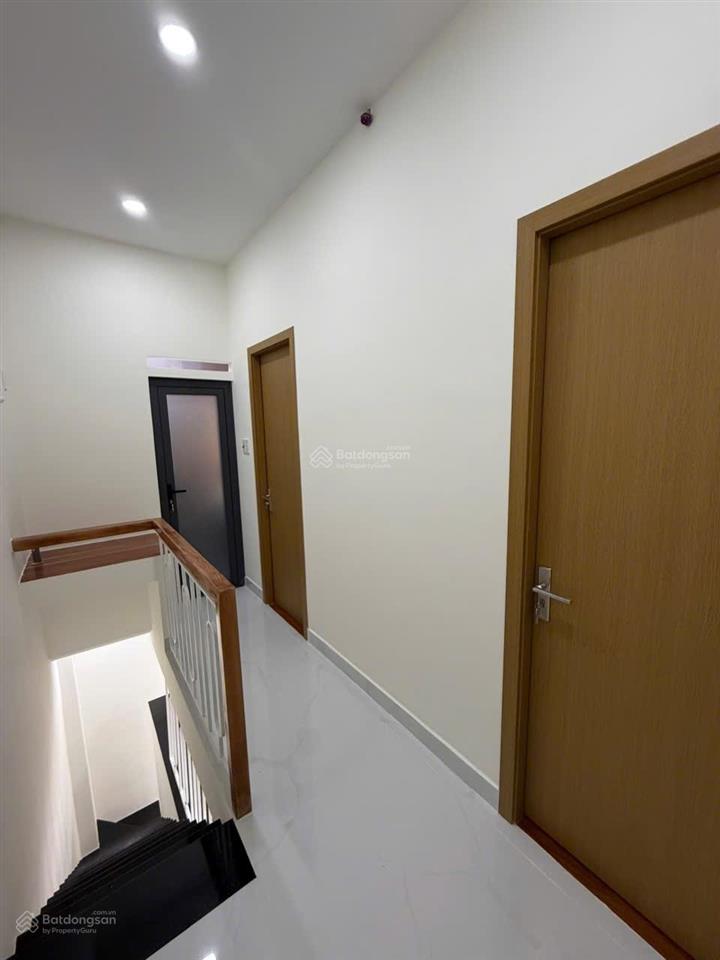 Nhà mới 100% ngang 5m x 6m đúc 1 lầu giá tốt q. tân phú