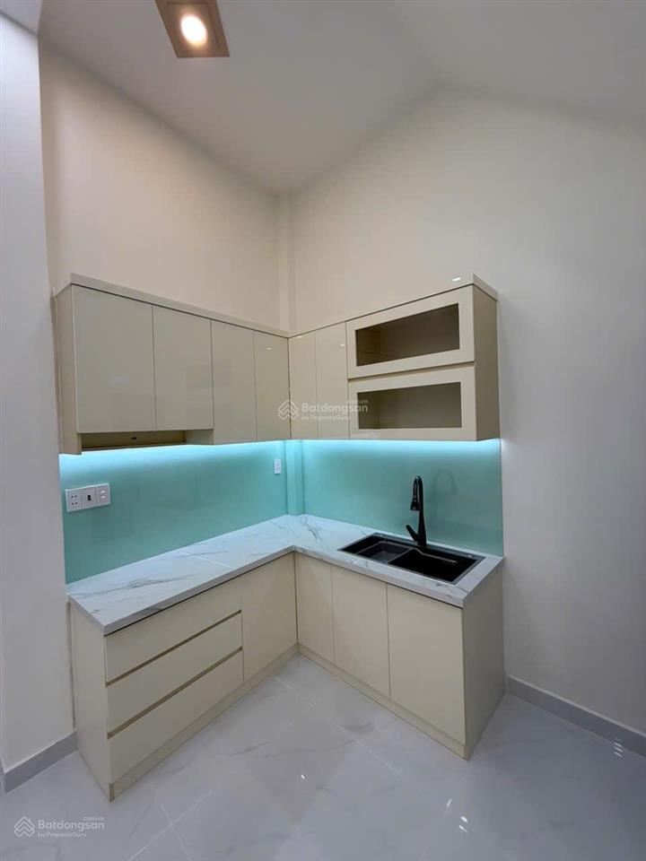 Nhà mới 100% ngang 5m x 6m đúc 1 lầu giá tốt q. tân phú