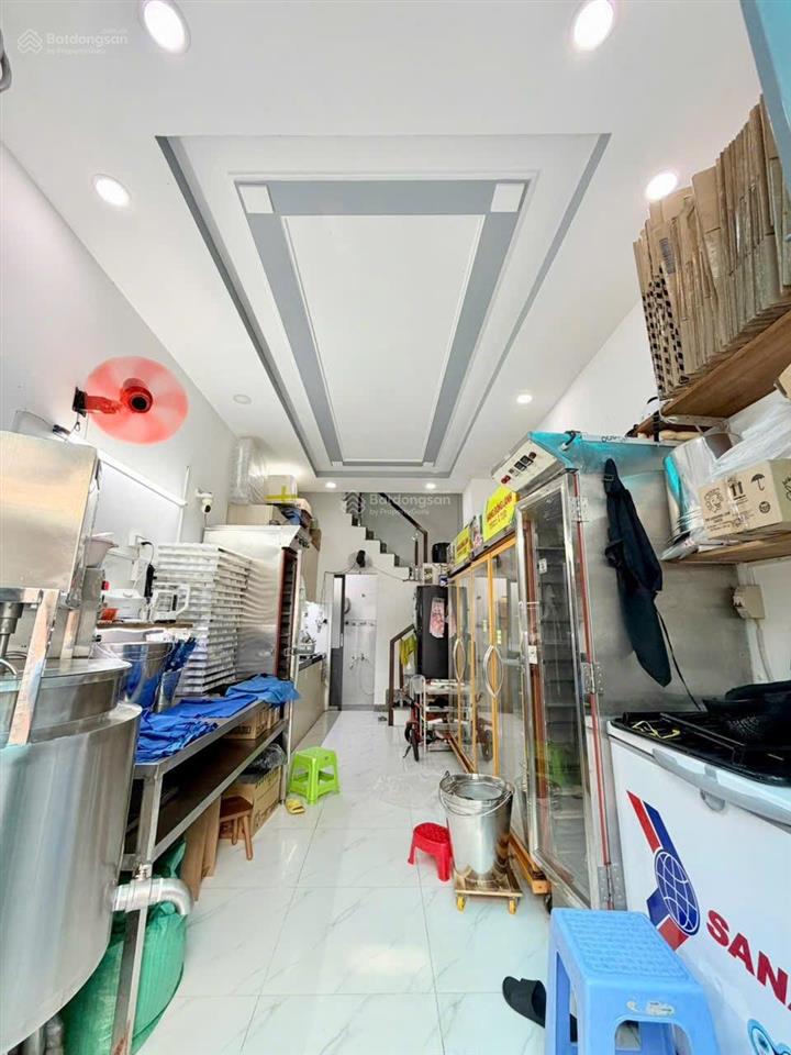 Nhà giá rẻ q11
nhà mới 3.5 tấm hẻm 6m cách mt 1 căn
hẻm 1/. đường 100 bình thới q11 giá 4tỷ580 t