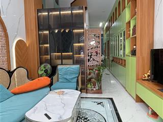 Hẻm 205 bình trị đông. thông ra hl2. dt. 4m x 18m. đúc 3 tấm. 2 mặt tiền trước sau.