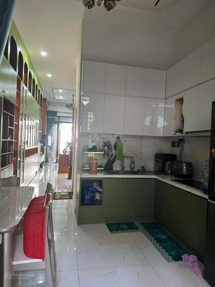 Hẻm 205 bình trị đông. thông ra hl2. dt. 4m x 18m. đúc 3 tấm. 2 mặt tiền trước sau.