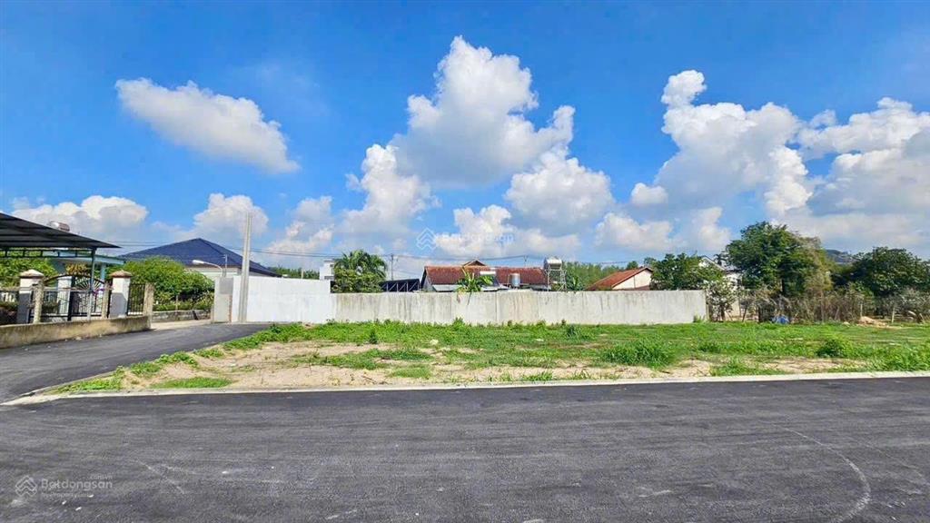 Còn vài lô vừa ra sổ chỉ 400tr sang tên cách dt 768 chỉ 800m