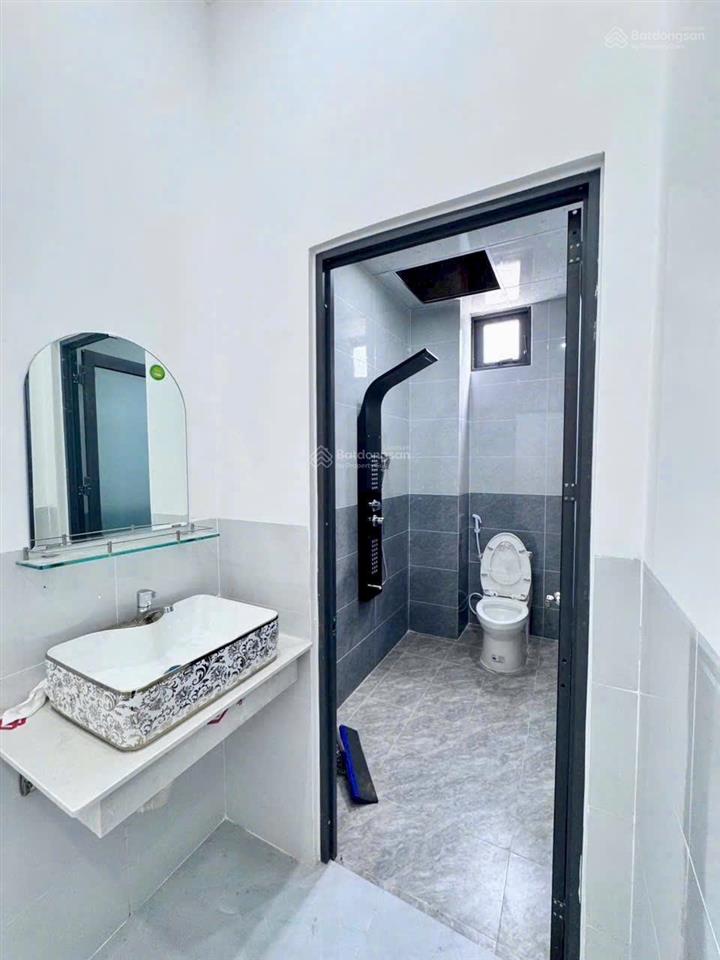 Siêu đẹp 5x18m góc 2 mặt tiền cực kì thoáng sổ hồng riêng thổ cư 650 triệu nhận nhà