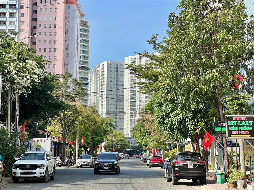 Giá đầu tư chỉ 6,8 tỷ (4,5mx17m, 76m2), xem ngay. mua là lời đất đẹp kđt chí linh (18 tầng)