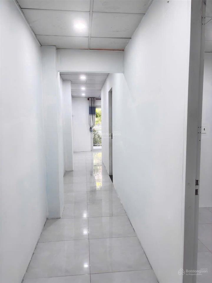 Nhà 3 lầu mặt tiền lương thế vinh 11 triệu/tháng, vị trí đắc địa, xem ngay