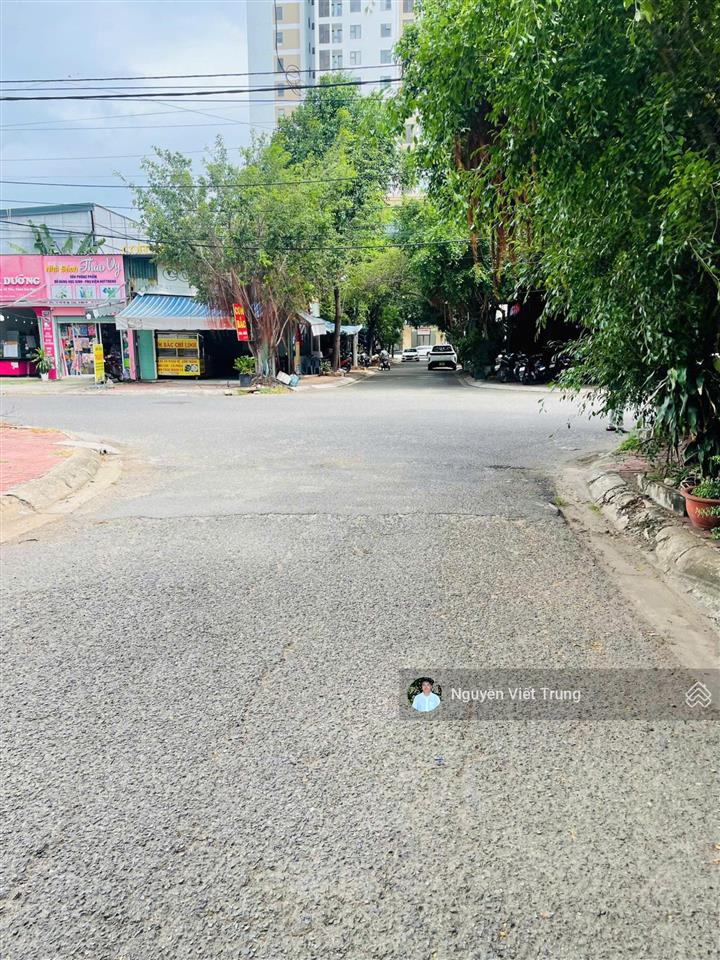 Cho thuê biệt thự p.7, vũng tàu  giá 20 triệu/tháng  nhà mới sửa lại đầy đủ nội thất, xem ngay.