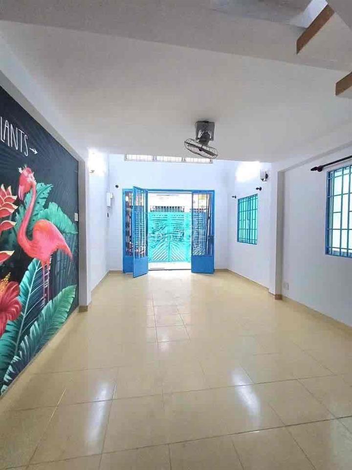 Cho thuê nhà Nguyễn Kiệm - 3 tầng sân thượng - 4 phòng ngủ