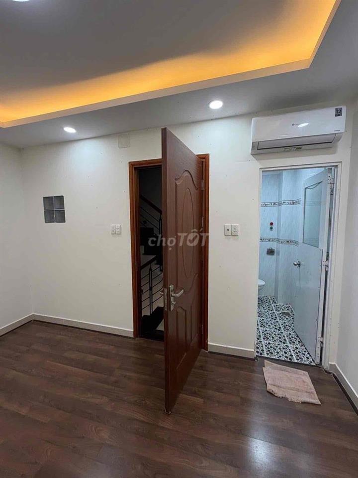 Cho thuê nhà hẻm oto Đoàn Thị Điểm - 5 tầng - 4 x8m - 4 phòng ngủ
