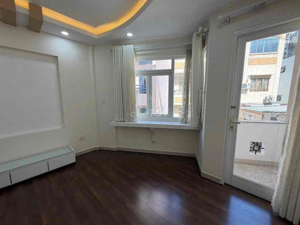 Cho thuê nhà hẻm oto Đoàn Thị Điểm - 5 tầng - 4 x8m - 4 phòng ngủ