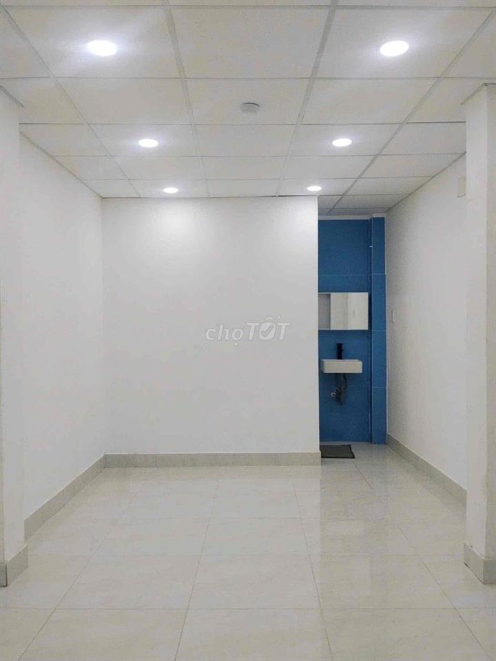 Mặt bằng kinh doanh Lê Văn Sỹ - 3.2 x 8m - có wc riêng - được ở lại