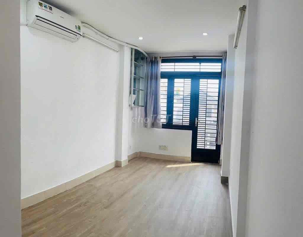 Mặt tiền kinh doanh Cô Giang - 3.2 x 9m - 4 tầng - 4 phòng ngủ