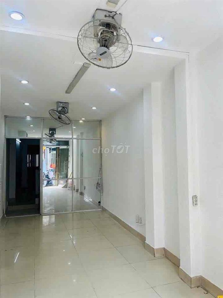 Mặt tiền kinh doanh Cô Giang - 3.2 x 9m - 4 tầng - 4 phòng ngủ