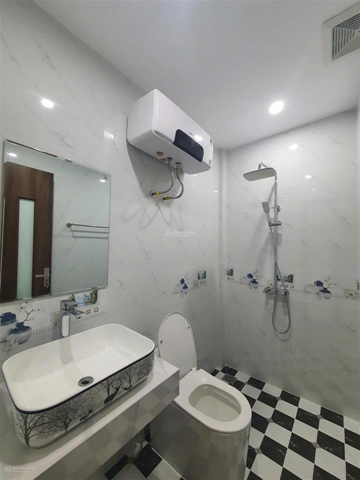 Chính chủ cho thuê nhà riêng sạch đẹp 4 tầng, sẵn sàng bàn giao tại ngõ 612 đường la thành