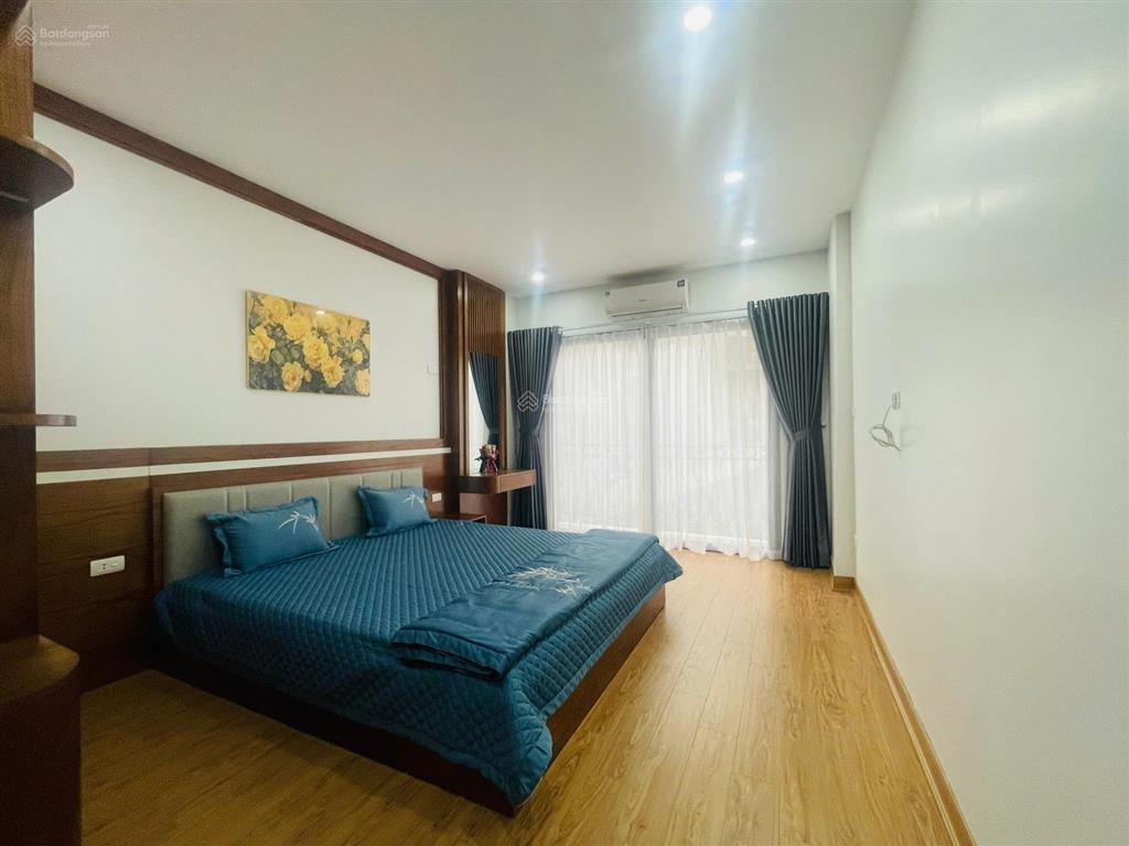 Hiếm! phân khúc 8 tỷ, 35m2x6t thang máy, vài bước ra ôtô, bãi xe sát nhà phố phạm văn đồng, cổ nhuế