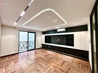 Hiếm! phân khúc 8 tỷ, 35m2x6t thang máy, vài bước ra ôtô, bãi xe sát nhà phố phạm văn đồng, cổ nhuế