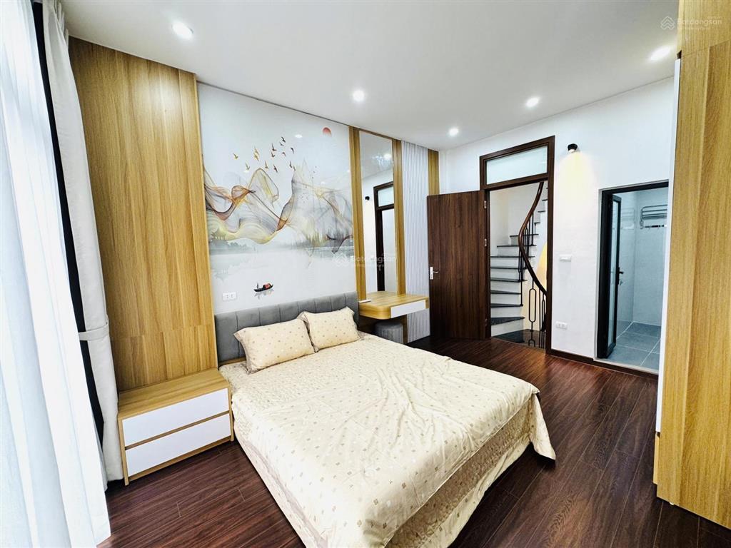 Cực hiếm! nhỉnh 7 tỷ sở hữu ngay nhà mặt ngõ thông, cạnh ôtô tránh, full nội thất phố lac long quân