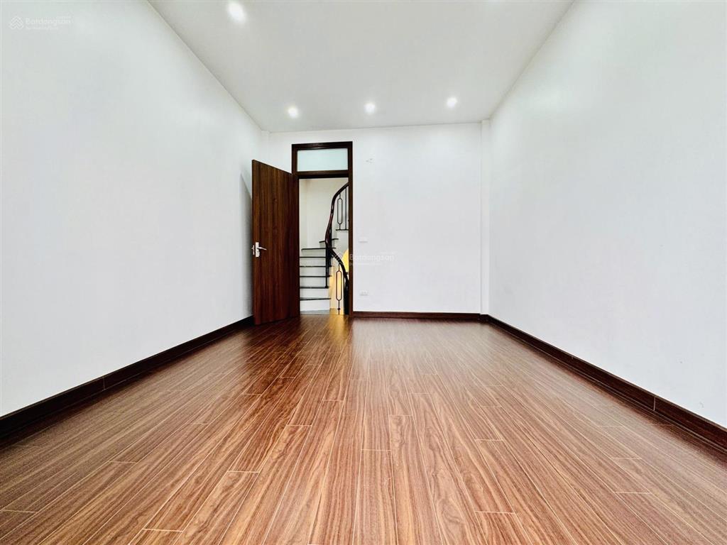 Cực hiếm! nhỉnh 7 tỷ sở hữu ngay nhà mặt ngõ thông, cạnh ôtô tránh, full nội thất phố lac long quân