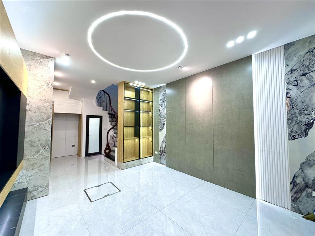 Cực hiếm! nhà đẹp 35m2x5t full nội thất  nhỉnh 10 tỷ  ôtô đỗ cổng  ngõ thông phố xuân la, tây hồ