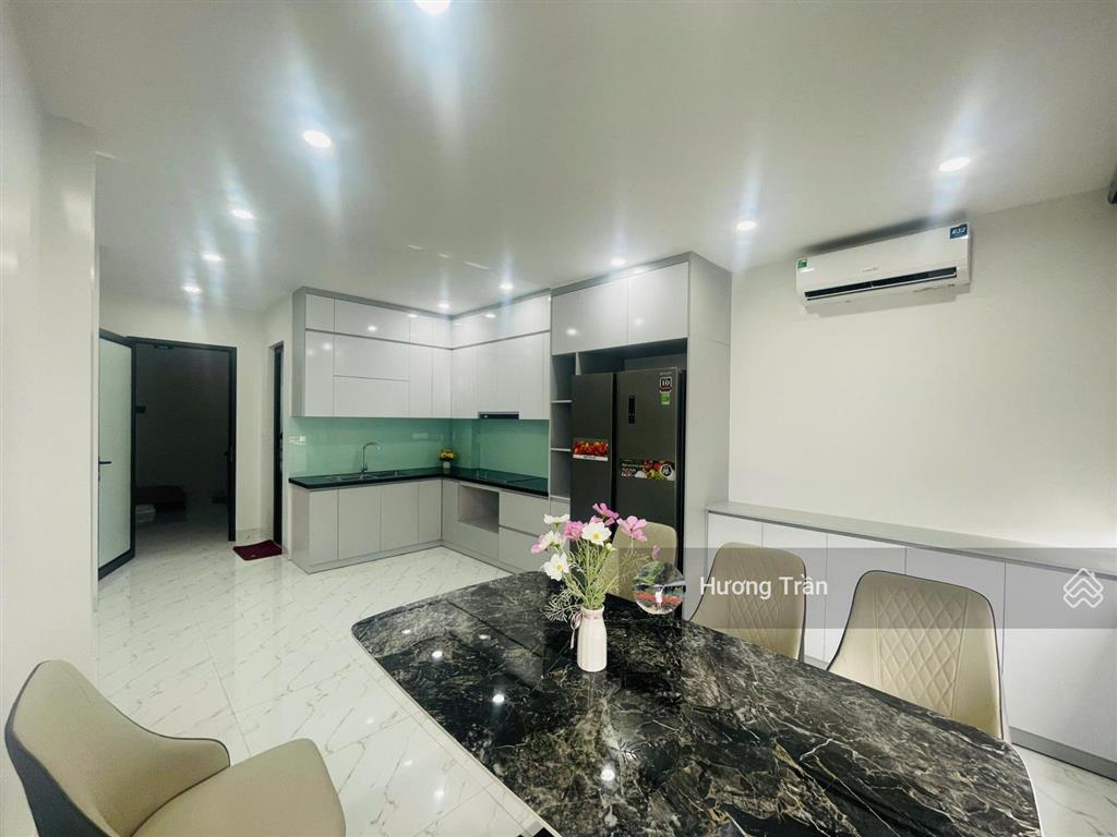Hiếm! phân khúc 8 tỷ, 35m2x6t thang máy, vài bước ra ôtô, bãi xe sát nhà phố phạm văn đồng, cổ nhuế