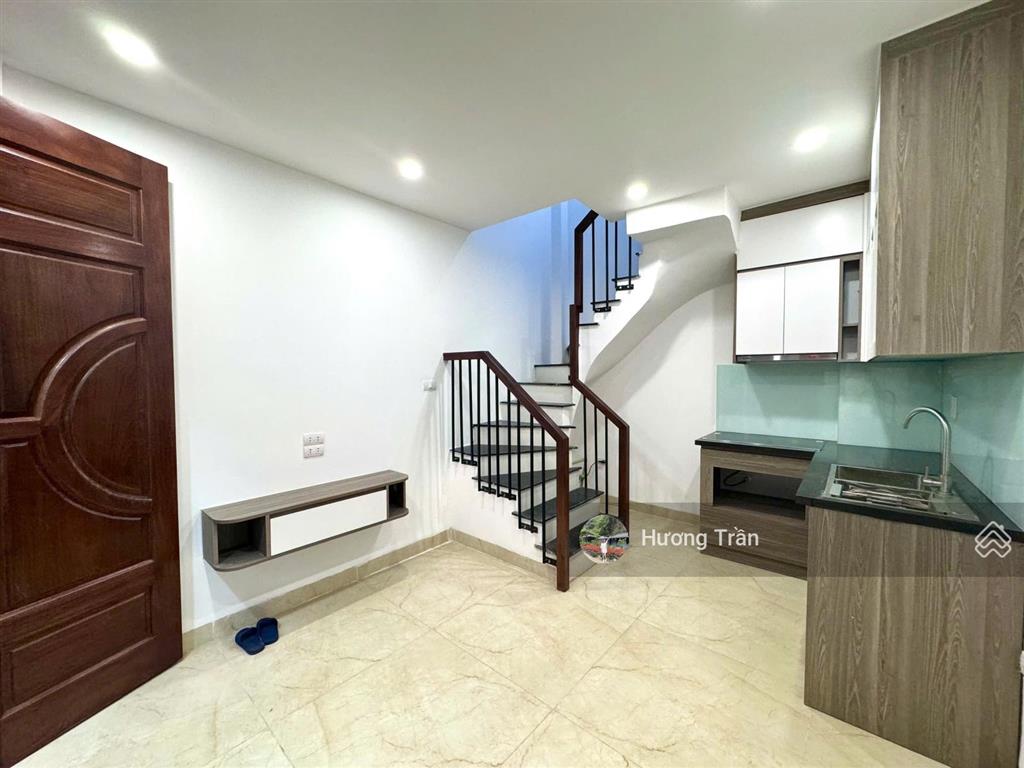 Cực hiếm! phân khúc 5 tỷ, sổ riêng, full nội thất, ôtô sát cổng giữa trung tâm phố kim mã, ba đình.