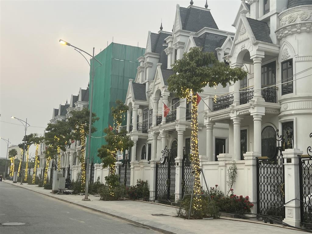 Chính chủ cần bán biệt thự cạnh đường 25m. giá 4x tỷ