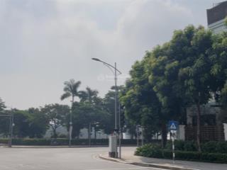 Bán biệt thự mặt hồ starlake. giá chính chủ